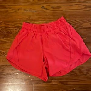 Lululemon Tracker size 6